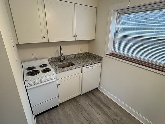 4th image of 2636 Indianola Ave APT A
