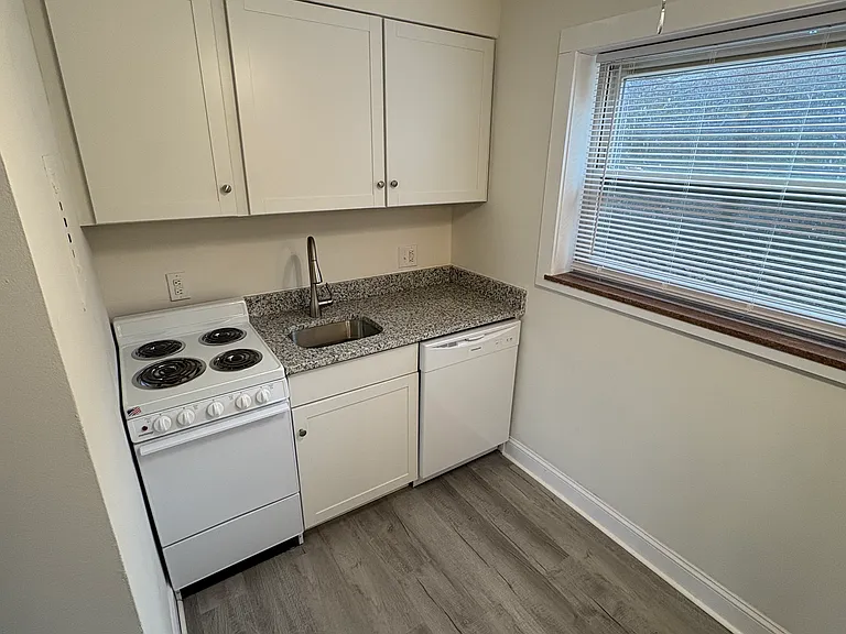 2636 Indianola Ave #A — Photo 4