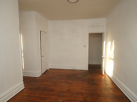4th image of 658 Oak Hill Ave Floor 2