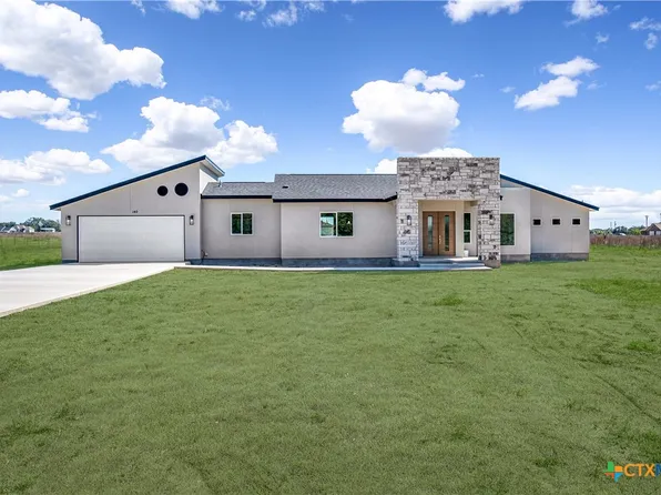 140 Palomino Trl, Natalia, TX 78059