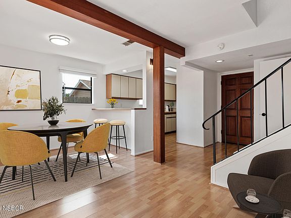 4th image of 520 E De La Guerra St APT C