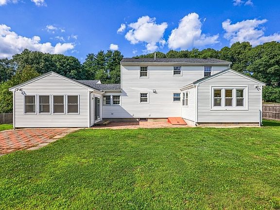 2nd image of 107 Bumble Bee Cir