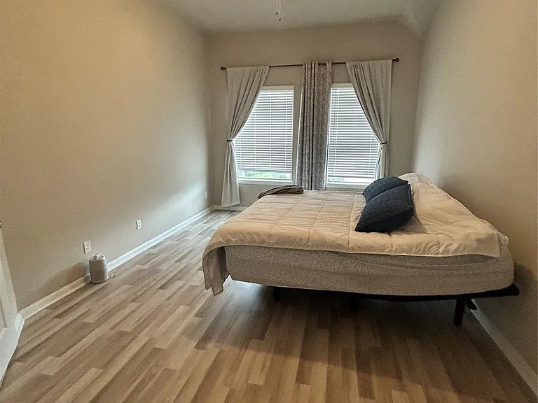 2555 Terrace Point Dr — Photo 19