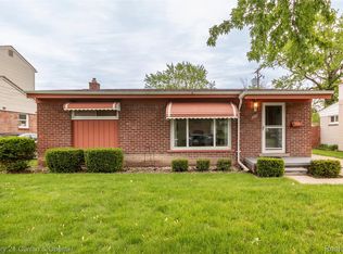 5387 Vivian St, Dearborn Heights, MI 48125