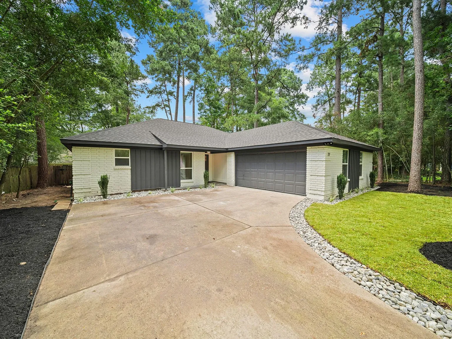 3 bed, 2.0 bath, 1891 sqft, $3,100 — Photo 1