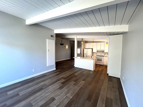 5th image of 6728 Ballinger Ave