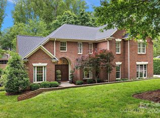 738 8th Street Dr NW, Hickory, NC 28601