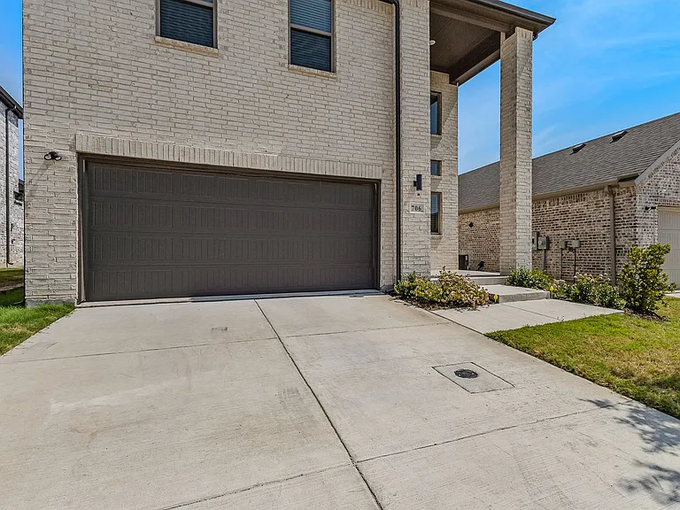 706 Melody Hill Dr — Photo 4