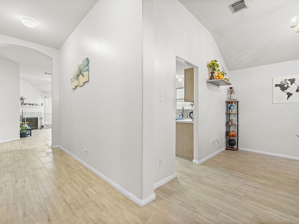 1st image of 6710 Catarina Cir