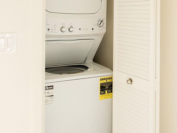 5th image of 1340 Taft St #330