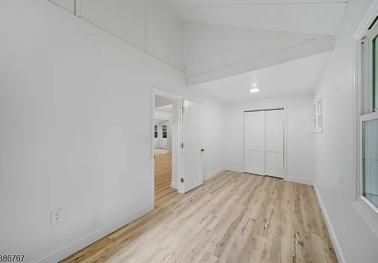 330 Springbrook Trl — Photo 18