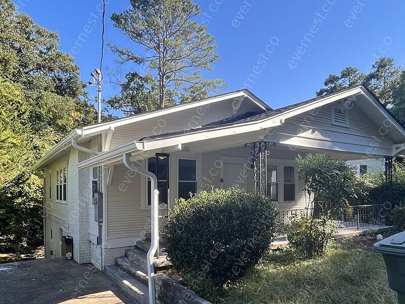 1st image of 202 Dellwood Pl