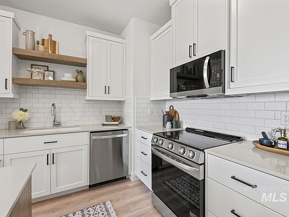 7th image of this home