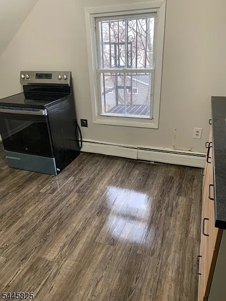 1 bed, 1.0 bath, $1,400 — Photo 2