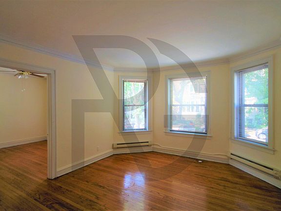 3rd image of 1115 W Oakdale Ave #A1a