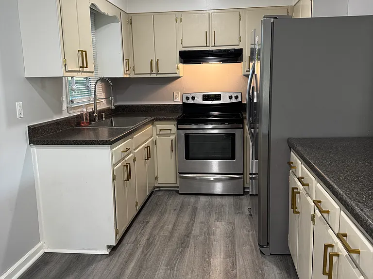 2221 Tolgate Rd — Photo 18