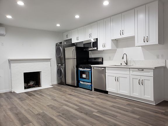 3rd image of 1613 Exposition Blvd #1