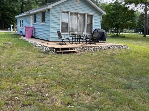 7201 Loud Dr, Oscoda, MI 48750