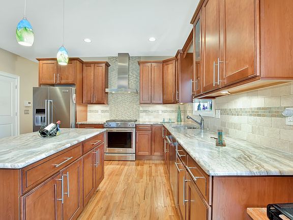 5th image of 5 Sylvan Ct