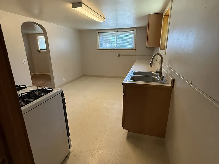 407 Fremont St #1/2-A — Photo 4