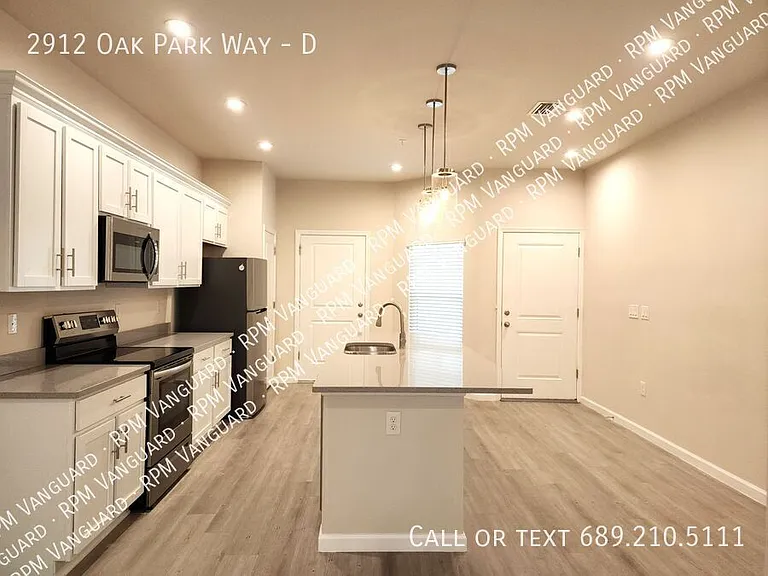 2912 Oak Park Way #D — Photo 6