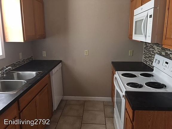 4th image of 1701 W Hudson Dr