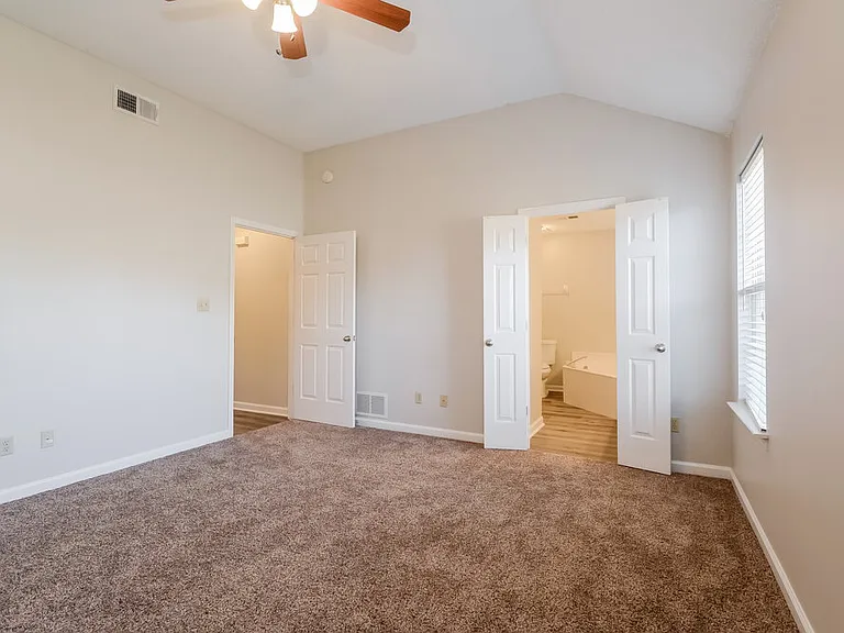 8334 Regal Bend Dr — Photo 9