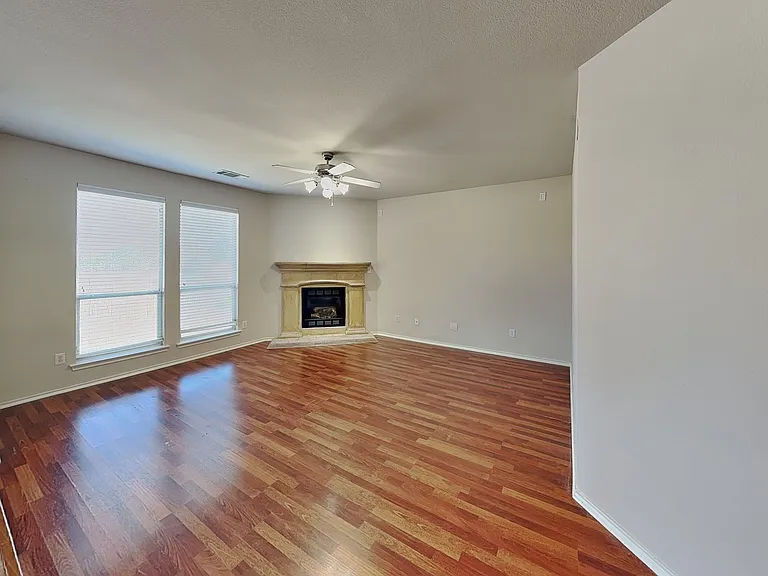 5800 Pearl Oyster Ln — Photo 4