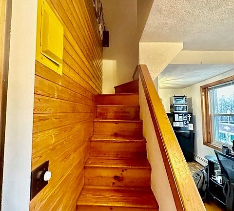 3rd image of 435 Hanover St #2A