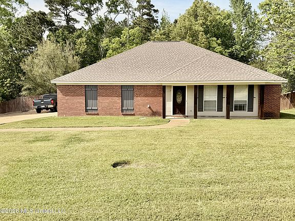 2nd image of 1007 Cobblestone Pl