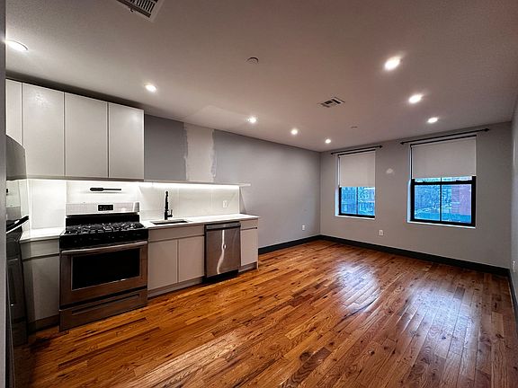 4th image of 566 Communipaw Ave #32E