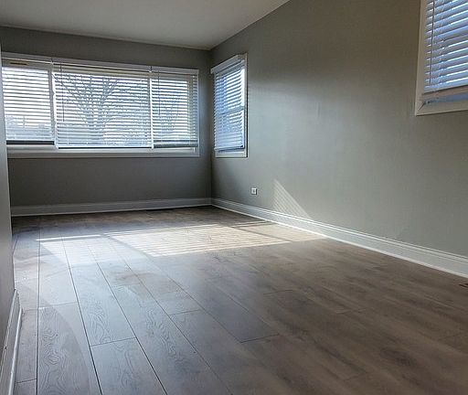 4th image of 1361 Forest Ave