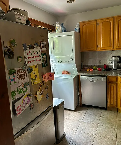 198 Burns St #2 — Photo 7