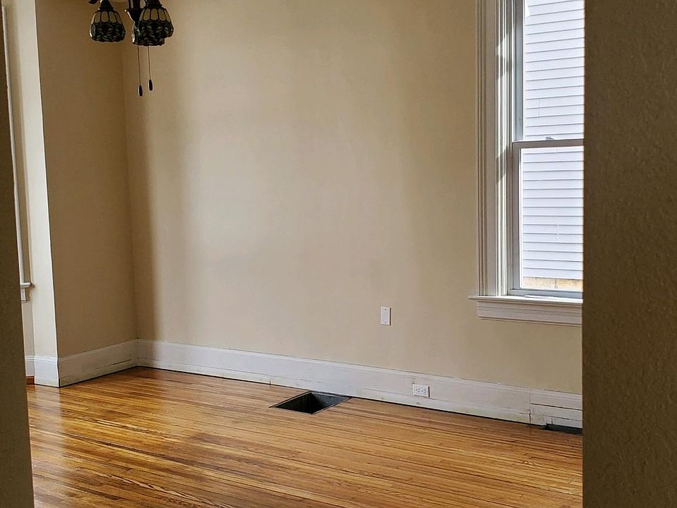 2nd image of 674 W 7th St