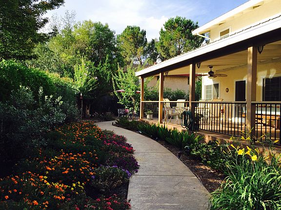 3rd image of 811 Machado Ln