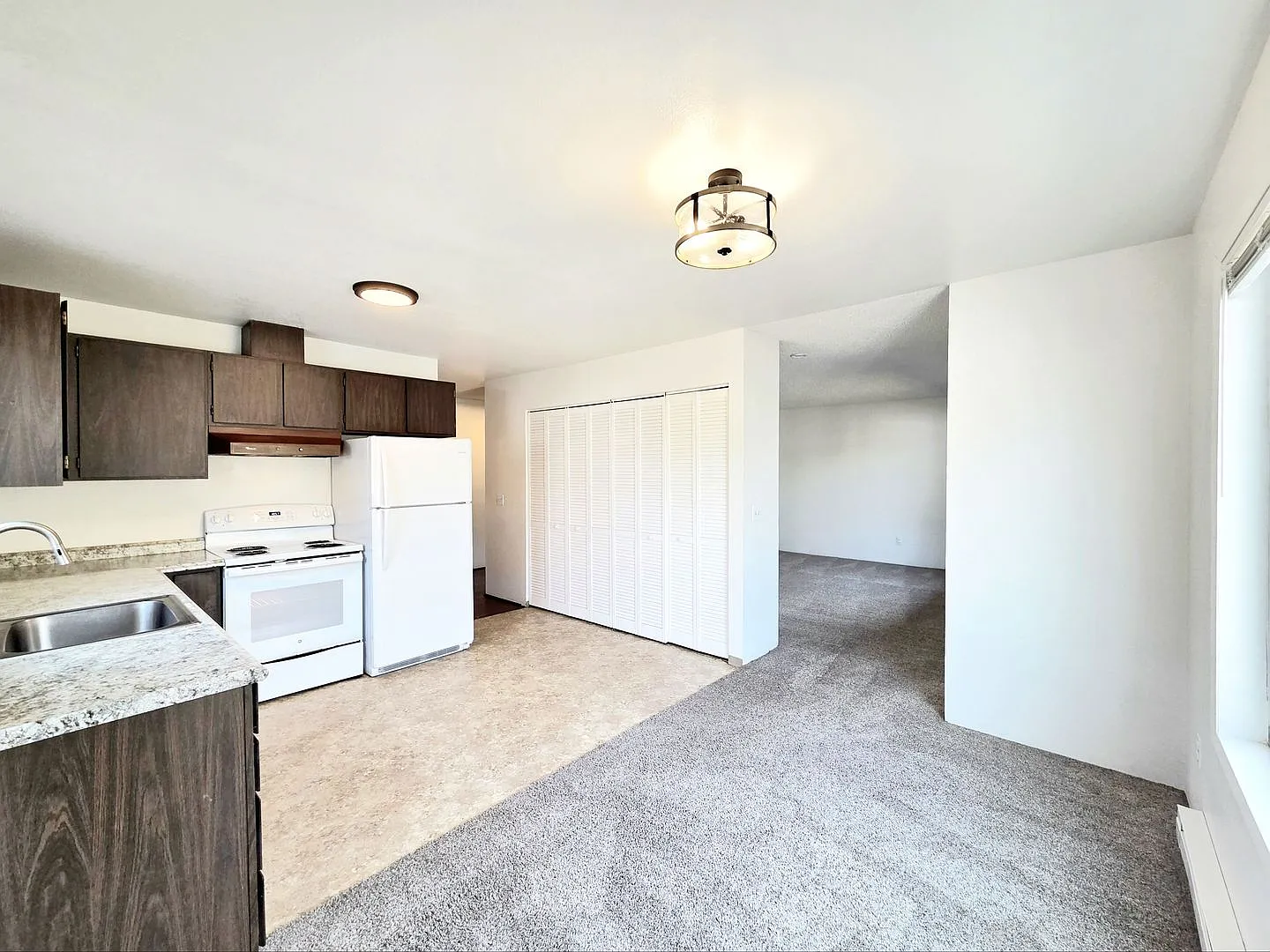 939 N. Baker Ave. 4-Plex (1-4) — Photo 4