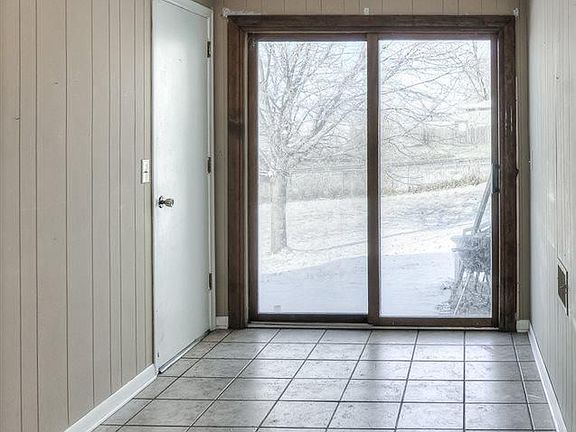 5th image of 9414 Briarwood Ln