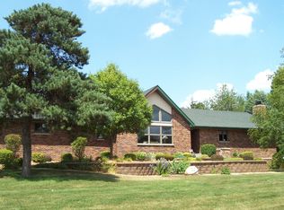 22100 179th Ave, Manchester, IA 52057