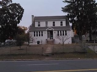 529 Beech St, Holyoke, MA 01040