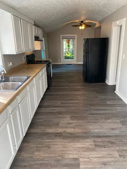 23 N Main St