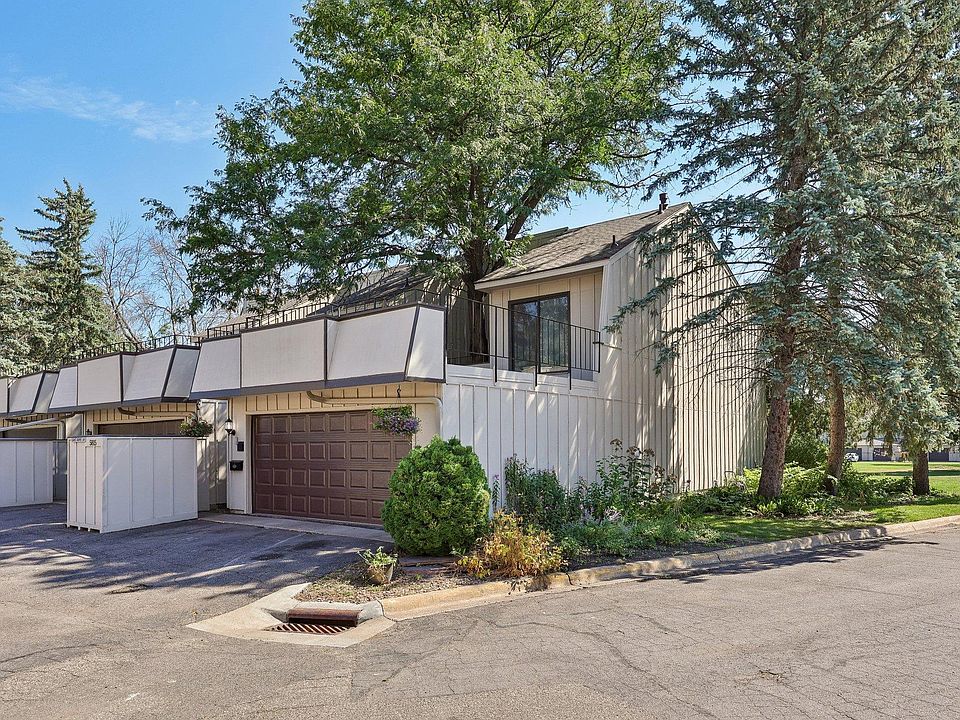 1st image of 5815 Lake Curve Ln