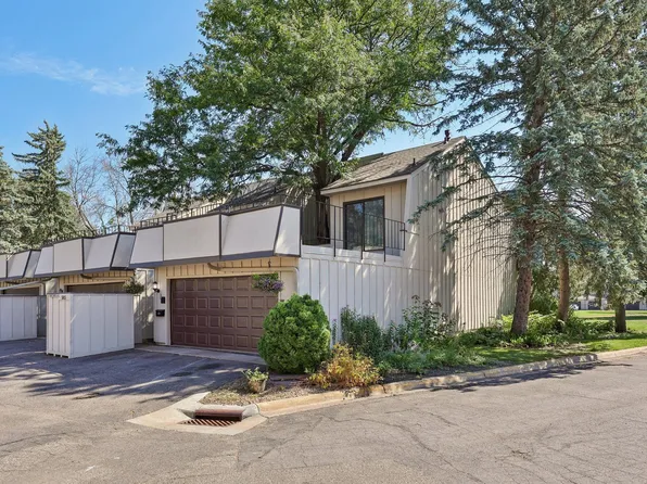 5815 Lake Curve Ln, Brooklyn Center, MN 55429