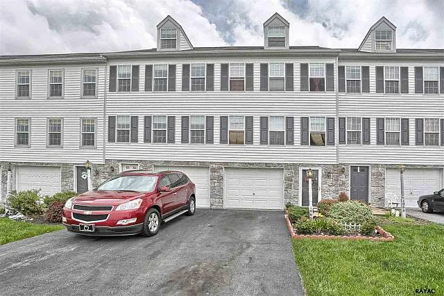1066 Hearthridge Ln photo 1