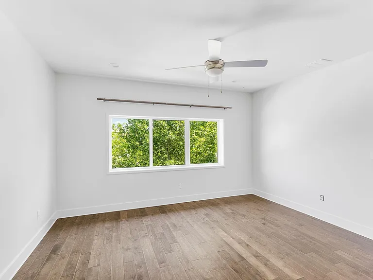 2101 Montopolis Dr #11 — Photo 22