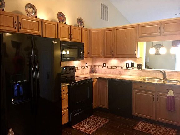 5th image of 585 Hummingbird Ln