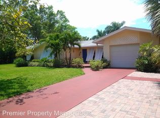 1221 Pine Ct, Naples, FL 34102
