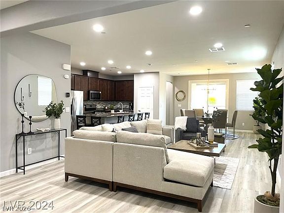 2nd image of 2828 Aragon Terrace Way