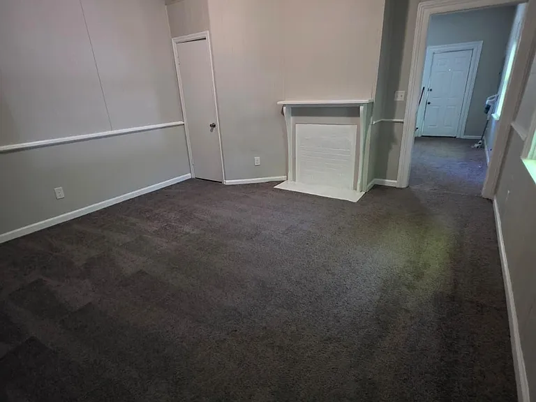 255 Watkins St — Photo 5