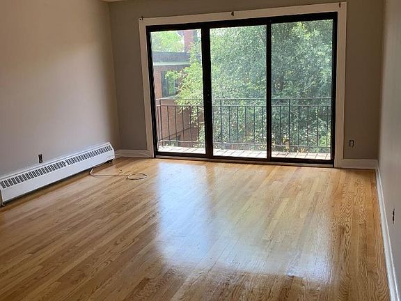 3rd image of 627 Carsons Rd #5