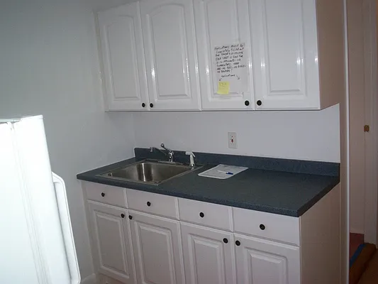 Rented by M.Grossman R.E. Management | media 8